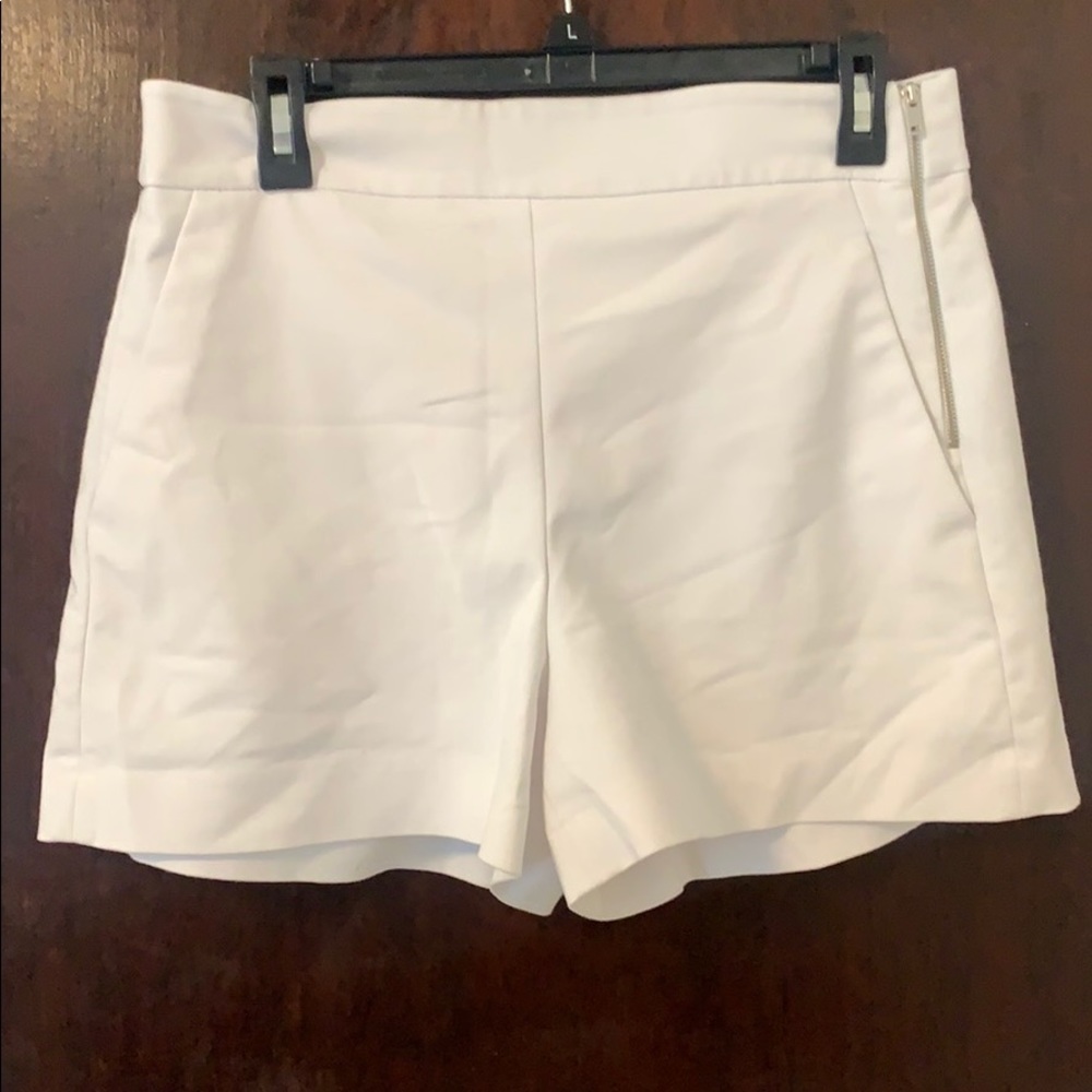 Zara Woman! White shorts!